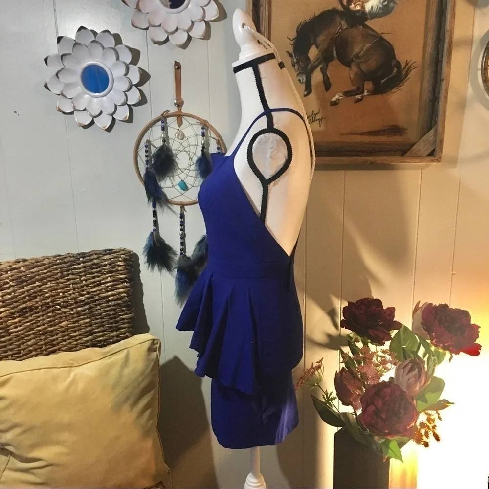 Nameless backless dress